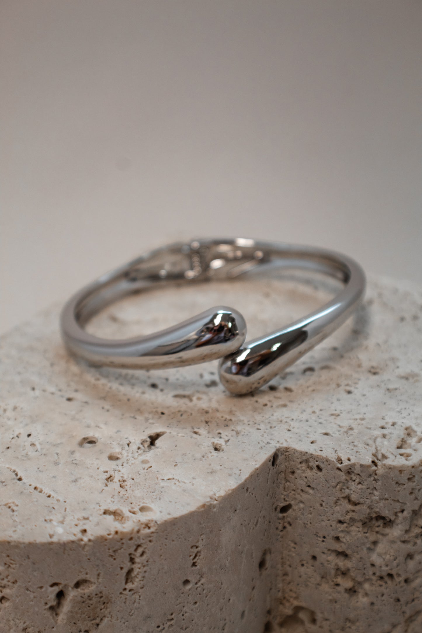 Sleek Teardrop Rhodium Bracelet - Silver