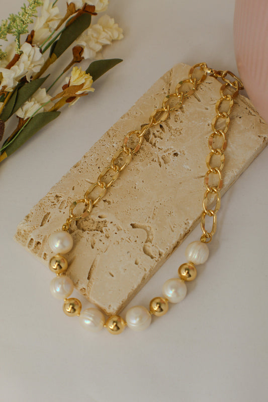 Nara Pearl Necklace